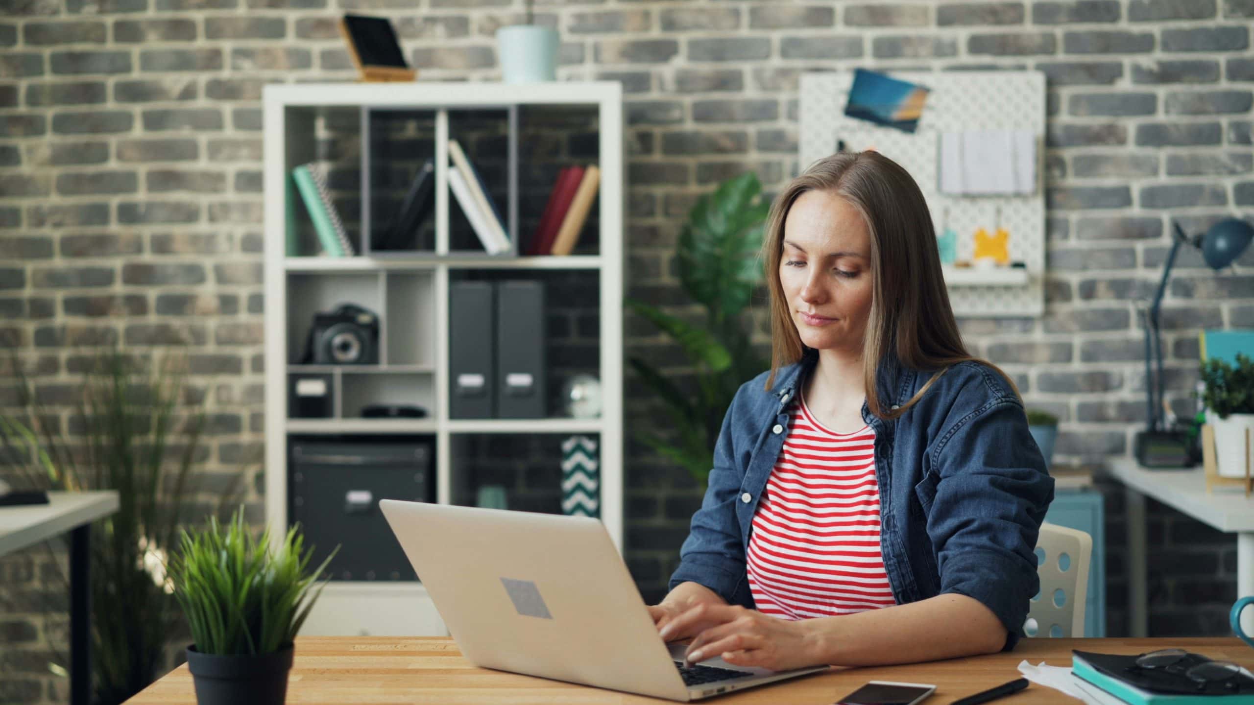 3 Desk Stretches to Instantly Improve Your Day